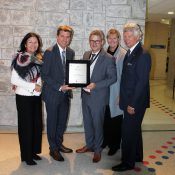 Susan McPeak, Sylvain Lemieux, Dr Pierre Dubé, Nathalie Tremblay and Charles Sirois with the recognition plaque to the CIUSSS de l'Est-de-l'Île-de-Montréal – Hôpital Maisonneuve-Rosemont